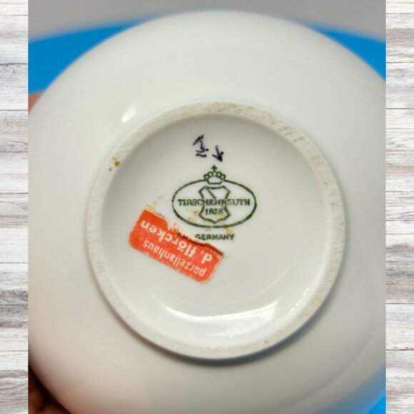 Vintage Tirschenreuth Vase Shallow Bowl Shaped Vase with Raised Ladybug - Picture 5 of 5